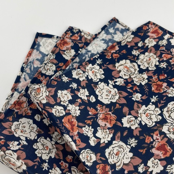 Men’s Glencheck Wool Bow Tie & Navy Floral Pocket Square Set - Picture 5 of 5